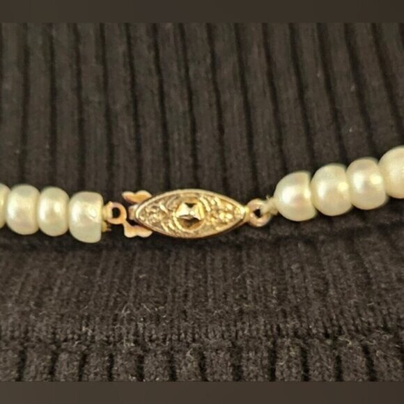 Faux Pearls Single Strand - Picture 5 of 5